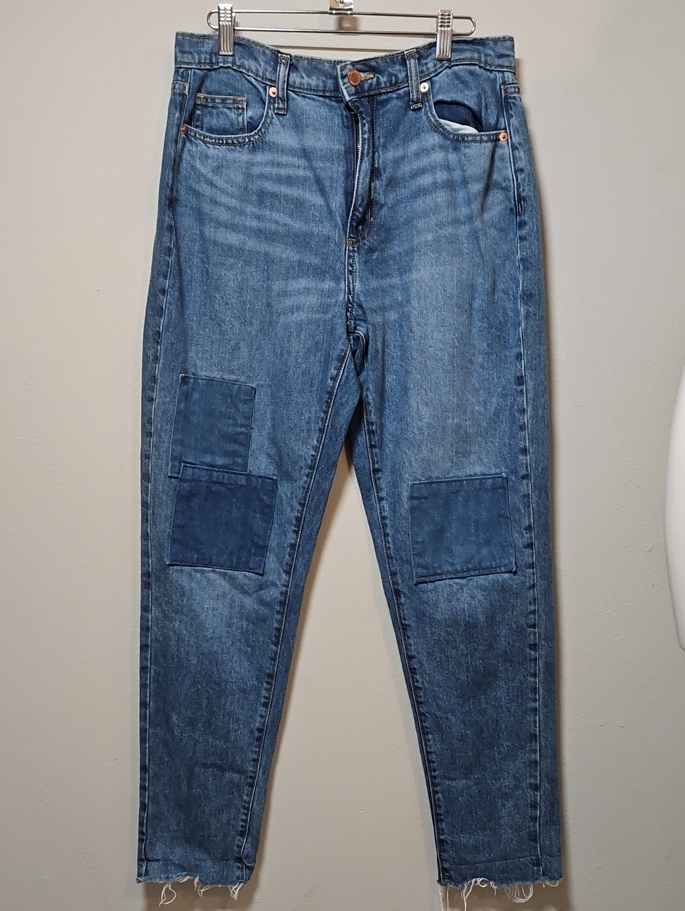 Universal Thread Size 4 / 27 R Straight-Leg Jeans with Knee Patch Detail